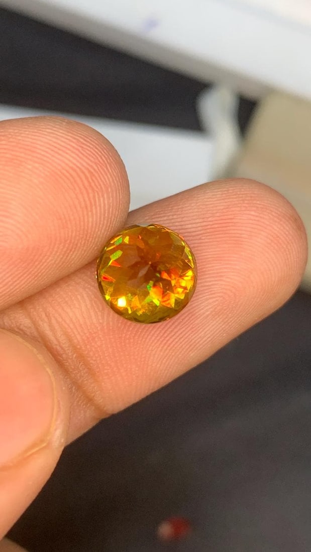 Natural Sparkling Fire Round Cut Sphene Loose Gemstone For Wedding Jewellery - 4.30 Carat - 15