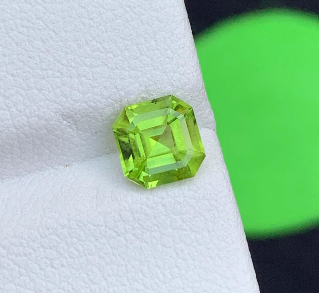 Emerald Cut Peridot Gemstone: Natural August Birthstone (1.47 Carats) - 5