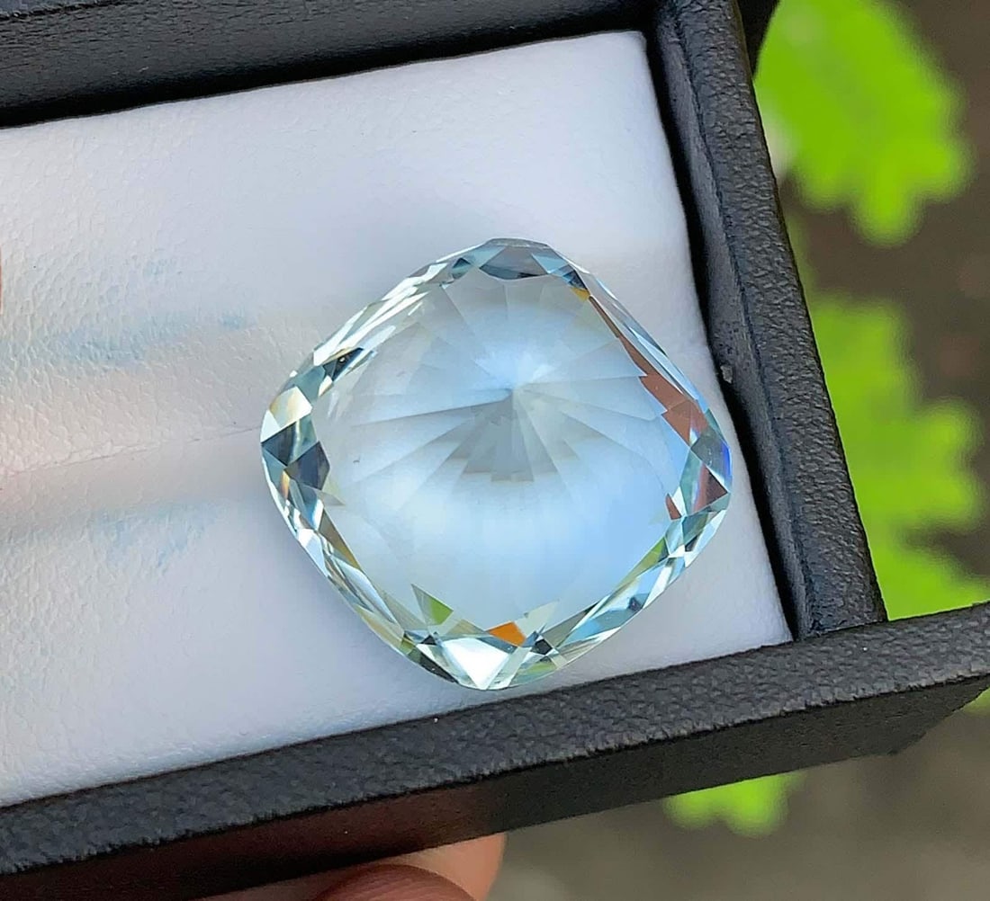 Natural Aquamarine Gemstone: 24.18 Carat Fancy Flower Cut, Pakistan Origin - 5