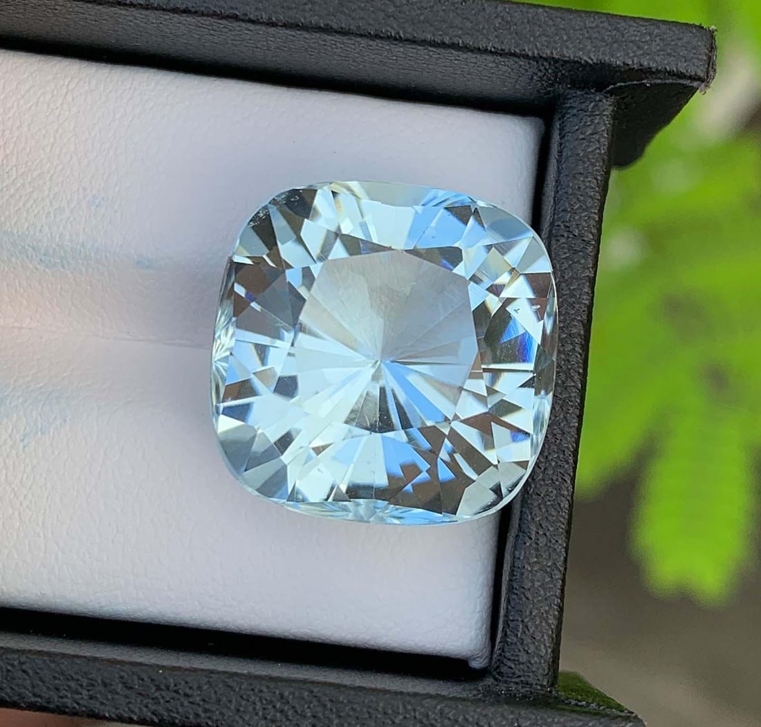 Natural Aquamarine Gemstone: 24.18 Carat Fancy Flower Cut, Pakistan Origin - 6