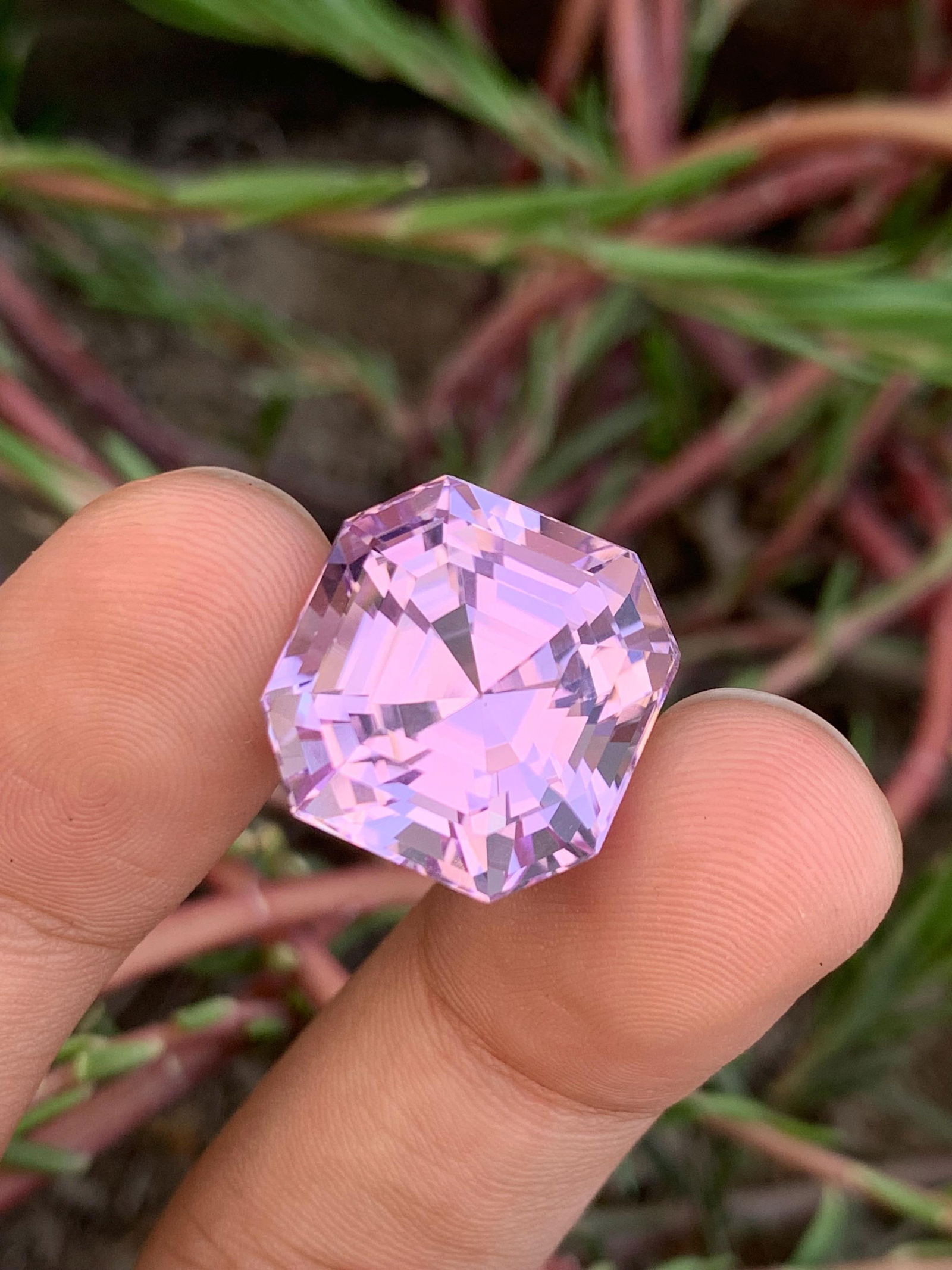 Pink Kunzite Gemstone: 31.30 Carat Asscher Cut, Afghanistan Origin - 5