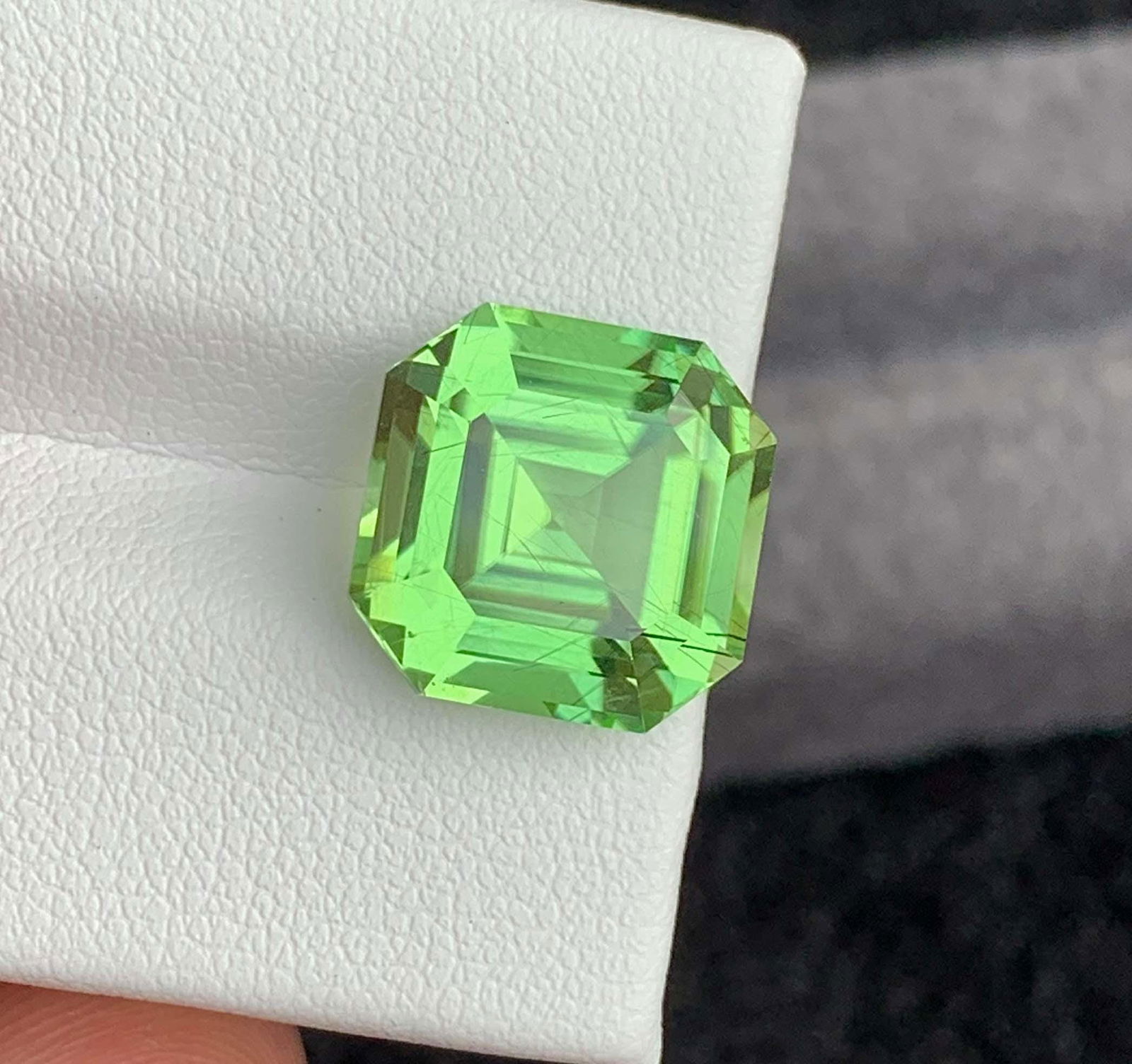 Round Cut Peridot Pair Gemstone: Natural August Birthstone 3.05 CTs: Materials: peridot About this item Round Cut Peridot Pair Gemstone: Natural August Birthstone weight : 3.05 carat Dimensions : 7 * 7 * 4.7 MM Shape : Round Color : Green Clarity : Loupe Clean Treatmen
