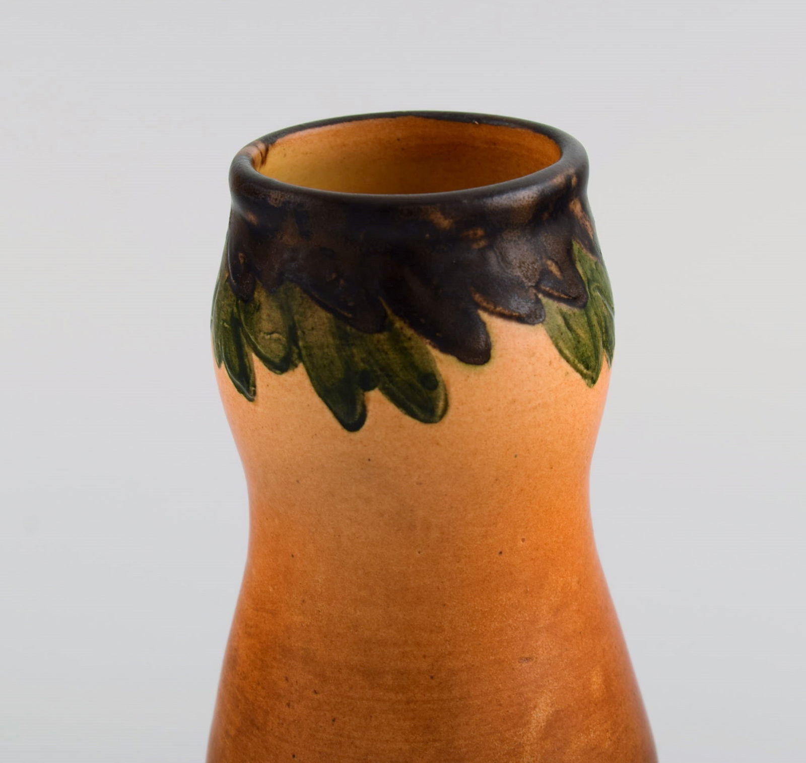 Ipsen's, Denmark. Two vases in hand-painted and glazed ceramics. Mushrooms and foliage. 1920s / 30s. - 5