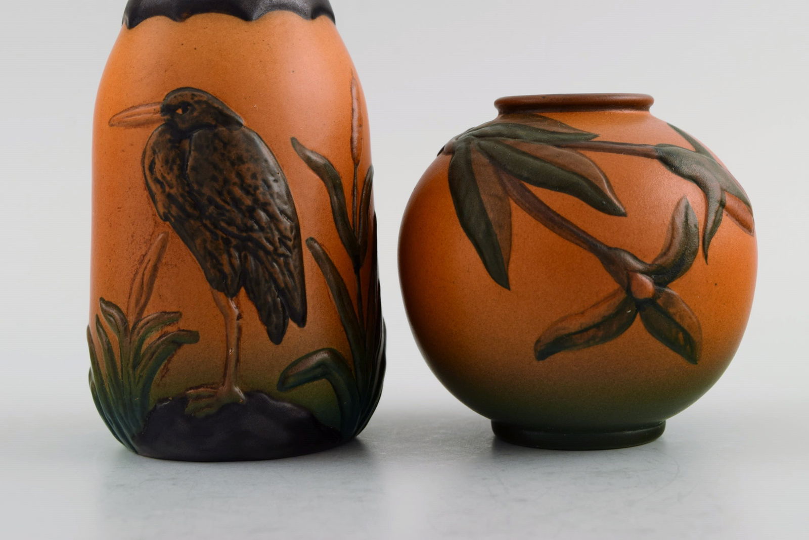 Ipsen's, Denmark. Two vases in hand-painted and glazed ceramics. Bird and foliage. 1920s / 30s. - 5