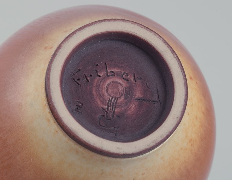 Berndt Friberg (1899-1981) for Gustavsberg. Large unique ceramic vase. Hare's fur glaze in light - 6