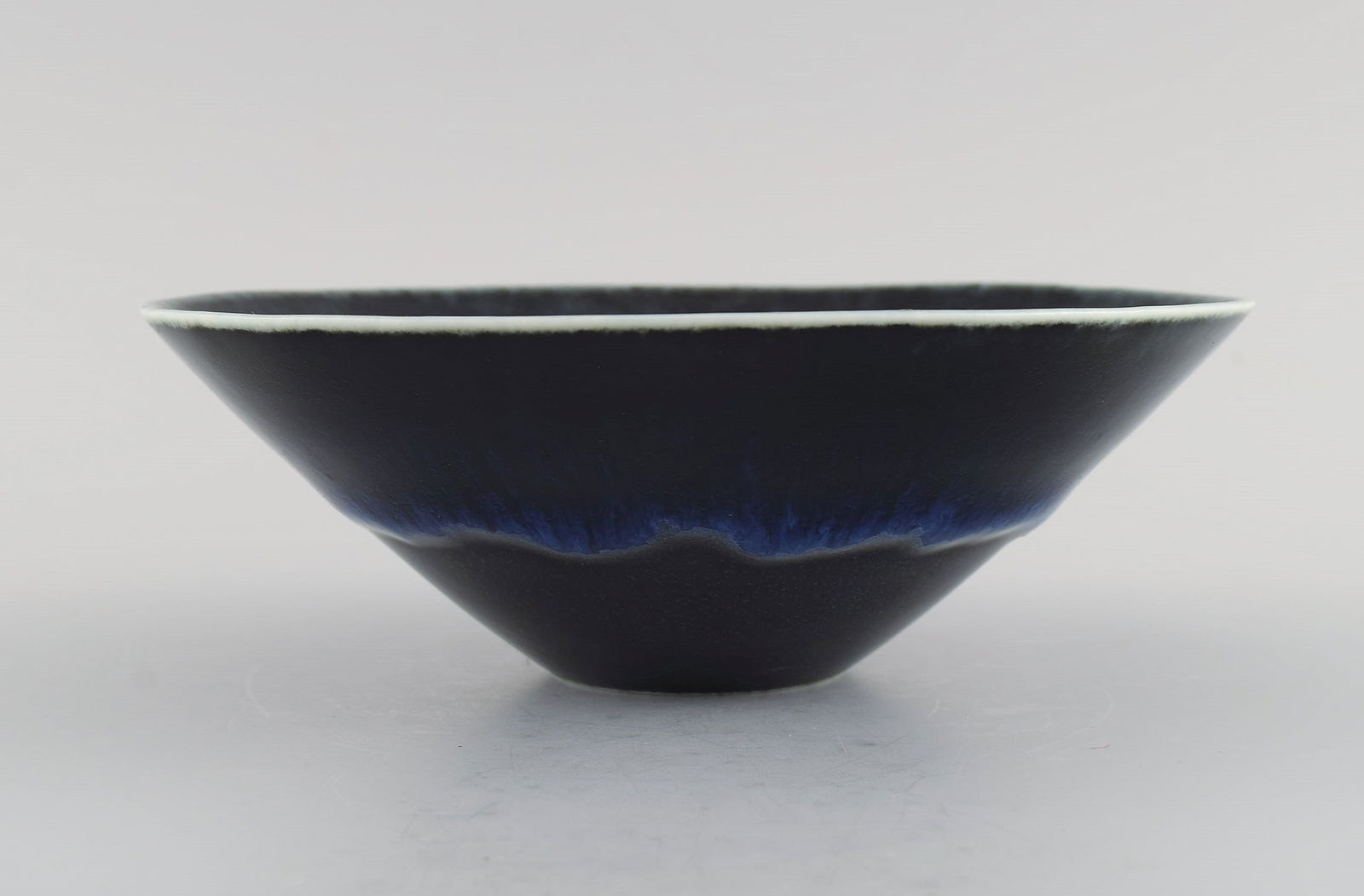 Carl Harry Stålhane (1920-1990) for Rörstrand. Bowl in glazed ceramics. Beautiful glaze in - 2