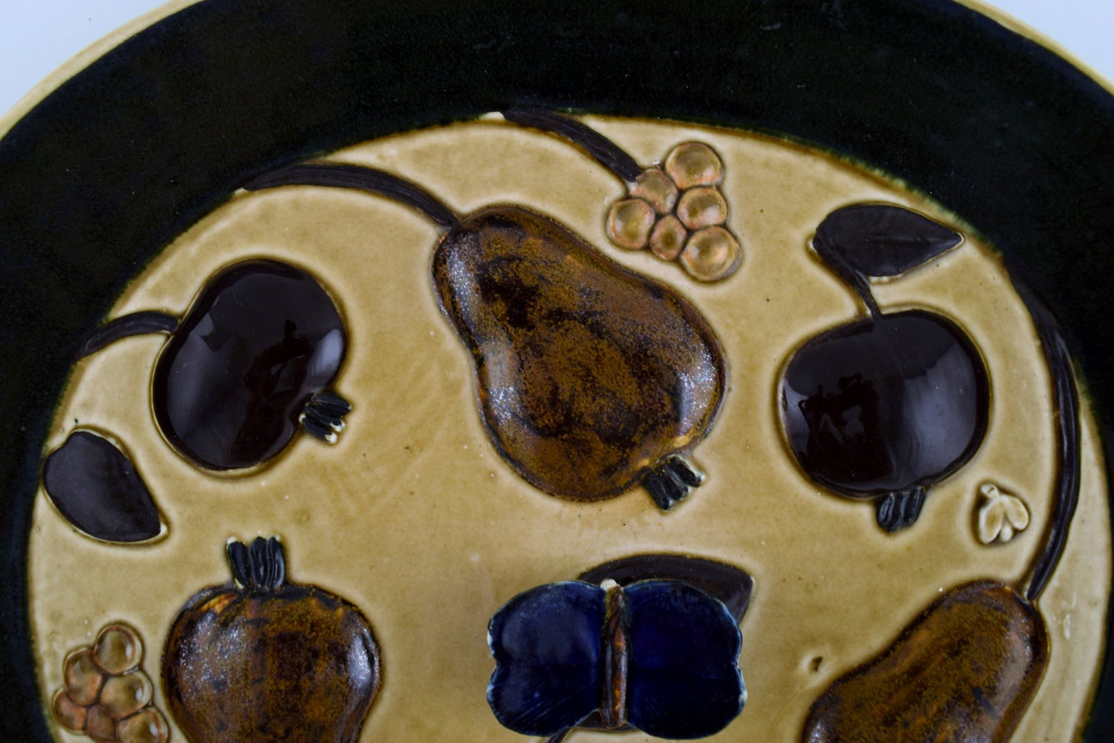 Timo Sarvimäki (b. 1948) for Designhuset. Oval dish in glazed ceramics with fruits and - 3