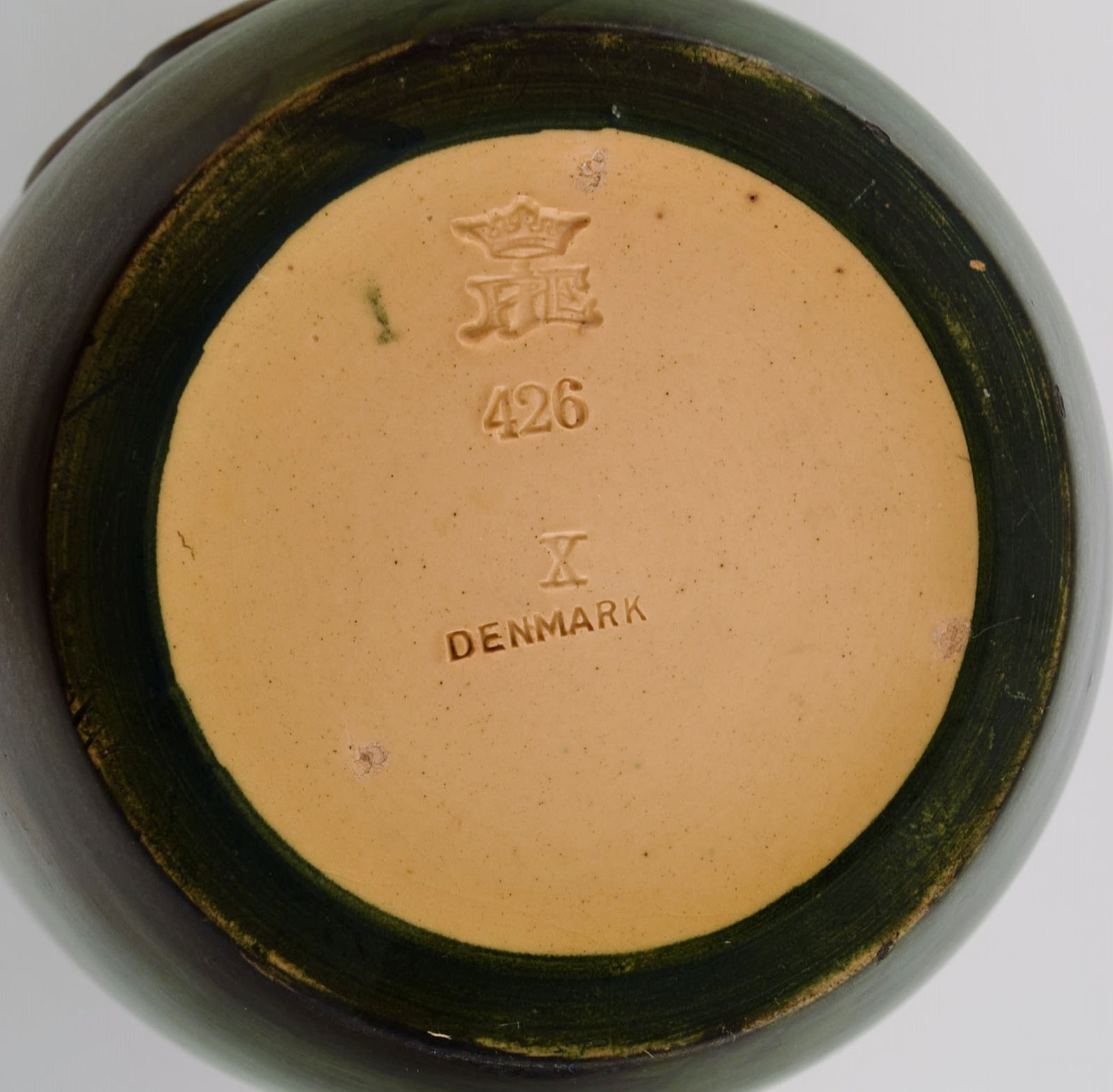 Ipsen's, Denmark. Vase in glazed ceramics. Hand-painted landscape with burial mound. 1920s / 30s. - 7