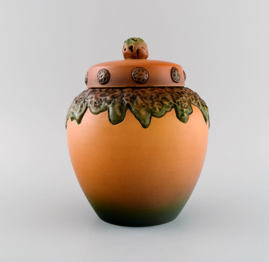 Ipsen's, Denmark. Lidded vase in hand-painted and glazed ceramics. 1920s / 30s. Model number 784. - 4