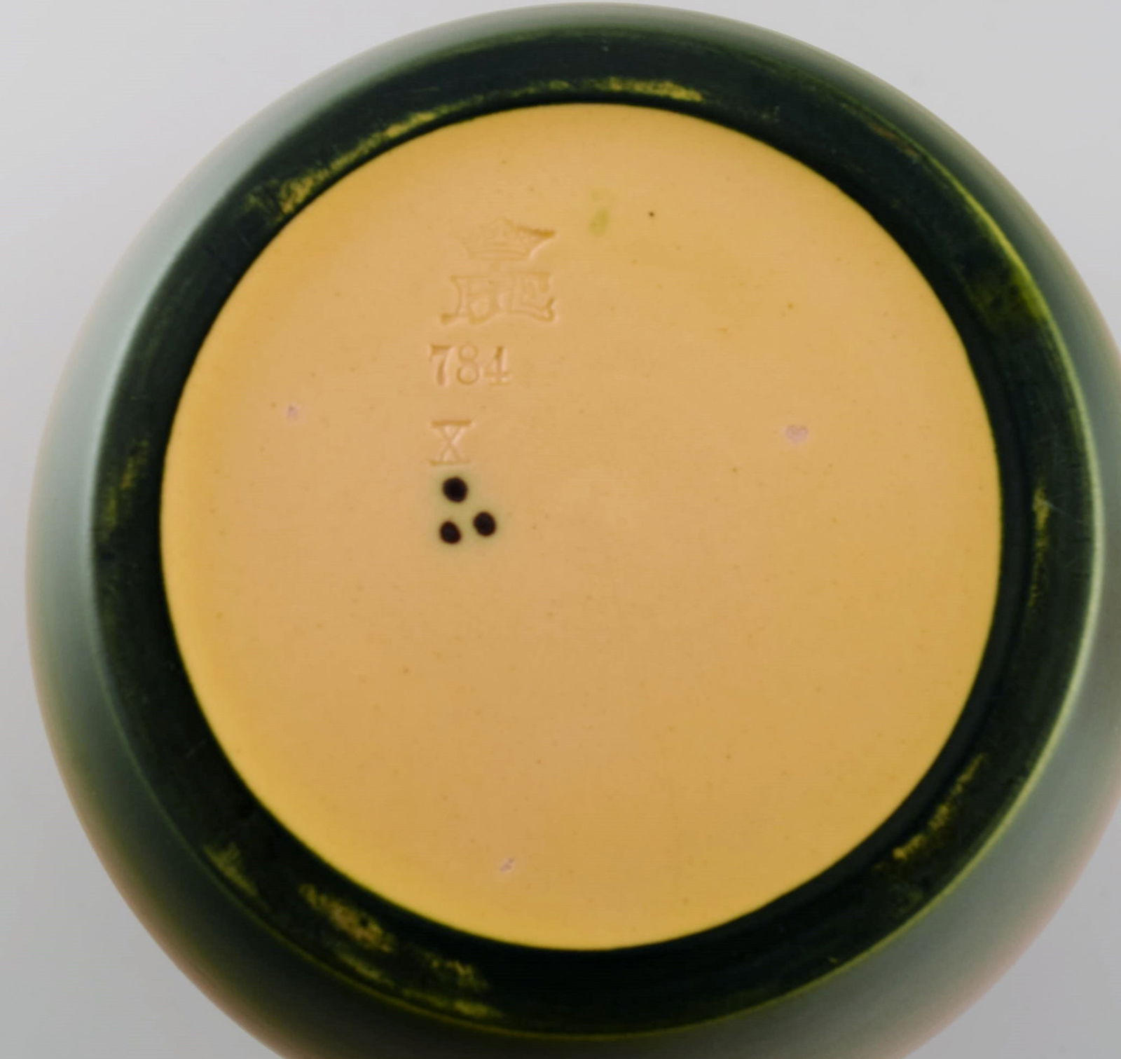 Ipsen's, Denmark. Lidded vase in hand-painted and glazed ceramics. 1920s / 30s. Model number 784. - 7