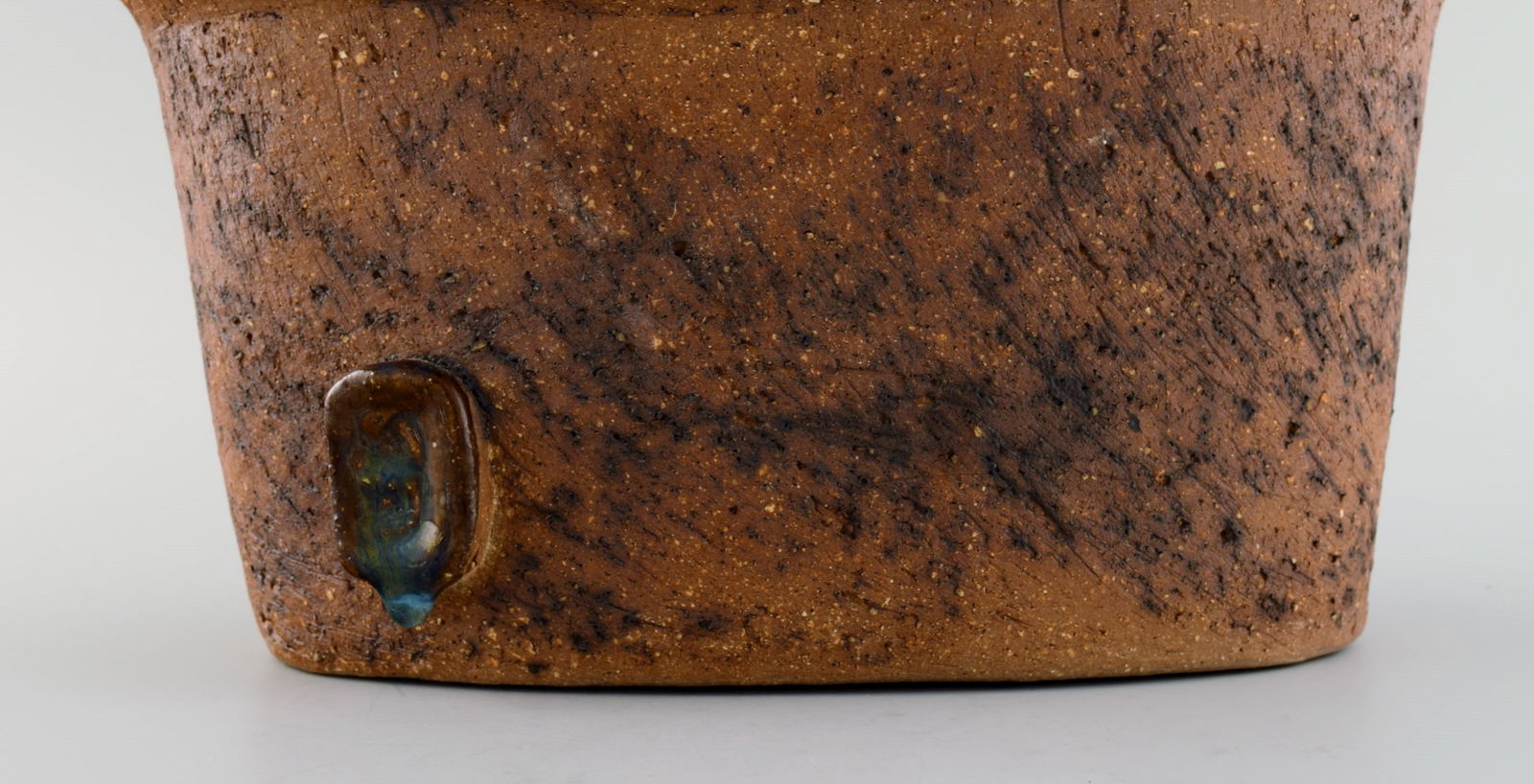 Curt M. Addin (1931-2007) for Glumslöv. Large freeform vase in partially glazed stoneware. - 6