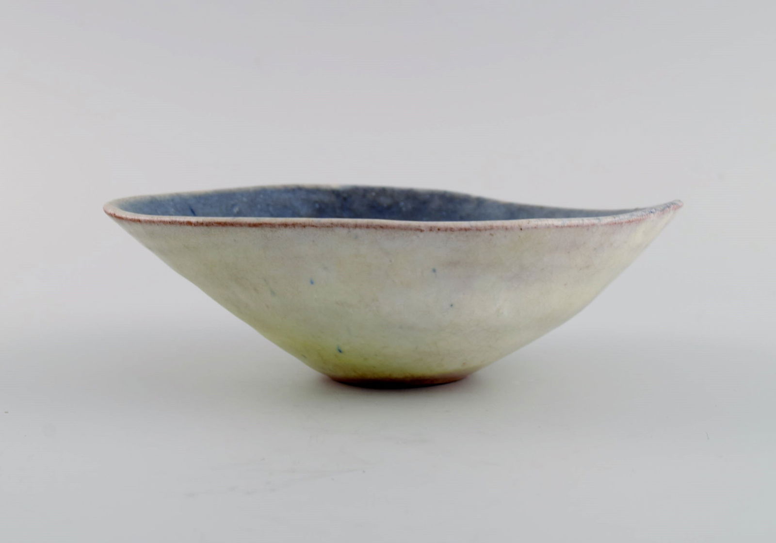European studio ceramicist. Unique freeform bowl in glazed ceramics. 1960s / 70s. - 3