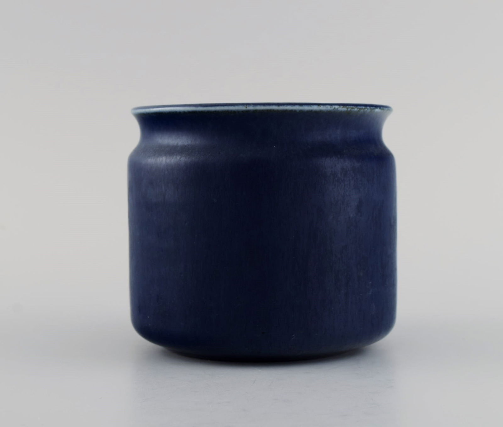 Edith Sonne for Saxbo. Vase in glazed ceramics. Beautiful glaze in shades of blue. Mid-20th century. - 3