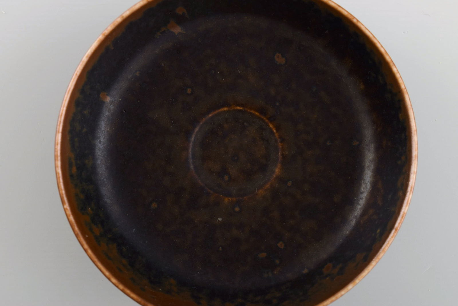Saxbo miniature bowl in glazed ceramics. Beautiful glaze in brown shades. Mid-20th century. - 6