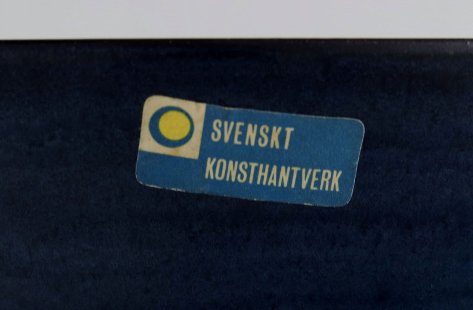 Irma Yourstone (1911-1988), Sweden. Bowl on foot in glazed stoneware. Beautiful glaze in deep blue - 8