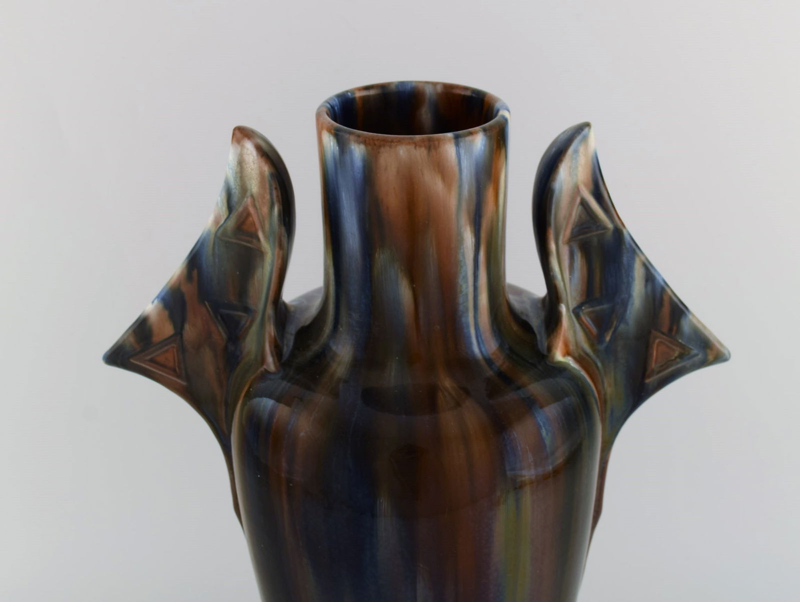 Clément Massier (1845-1917), France. Large vase in glazed ceramics. Beautiful polychrome glaze. - 4