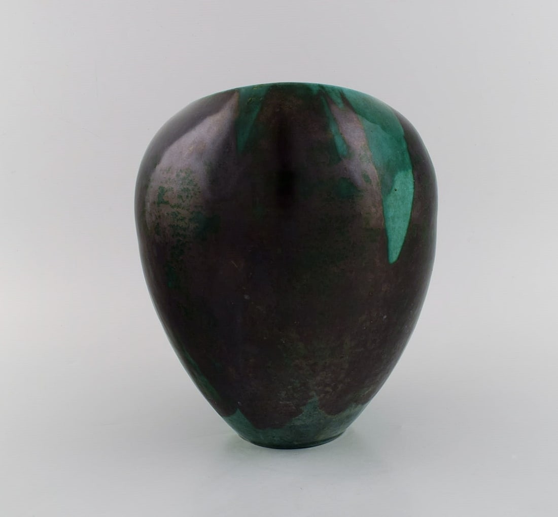 European studio ceramicist. Unique vase in glazed stoneware. Beautiful glaze in black and green - 2