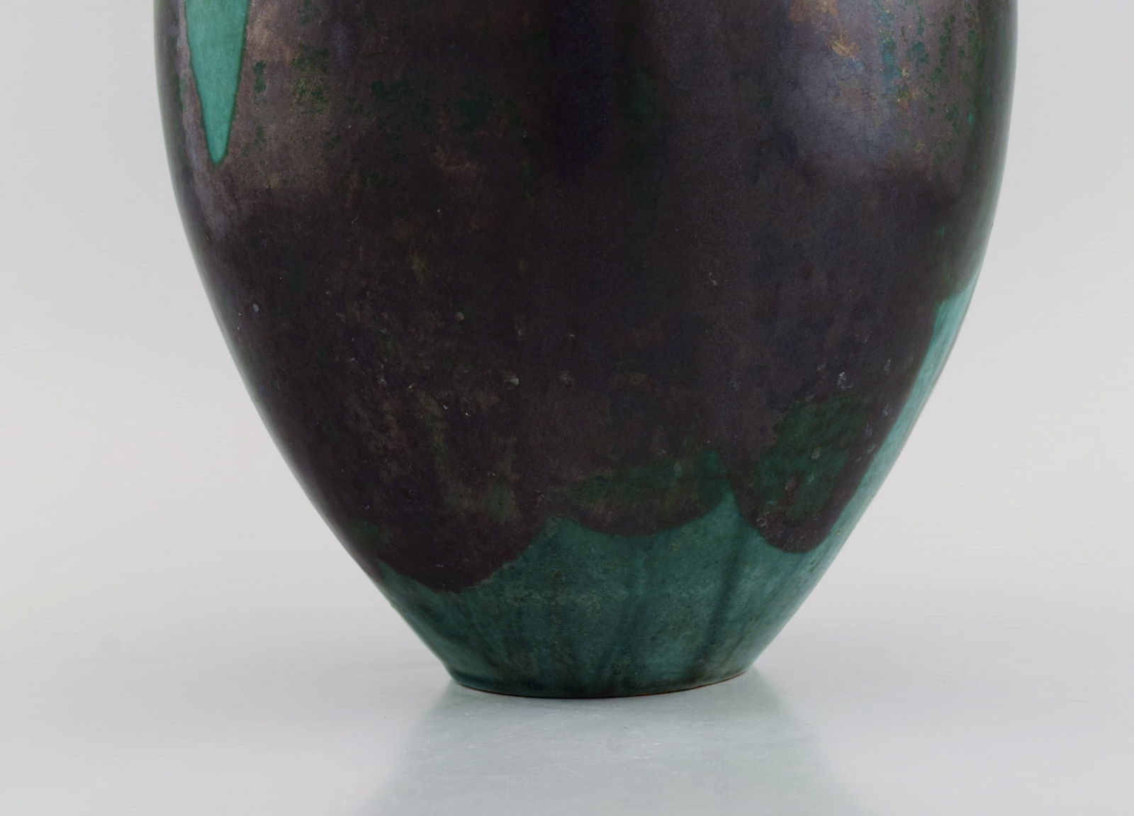 European studio ceramicist. Unique vase in glazed stoneware. Beautiful glaze in black and green - 5