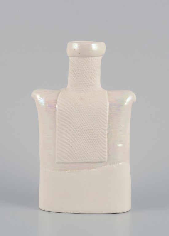Suzanne Öhlén (born 1953) for Rörstrand, Sweden. Porcelain vase with glaze in light - 4