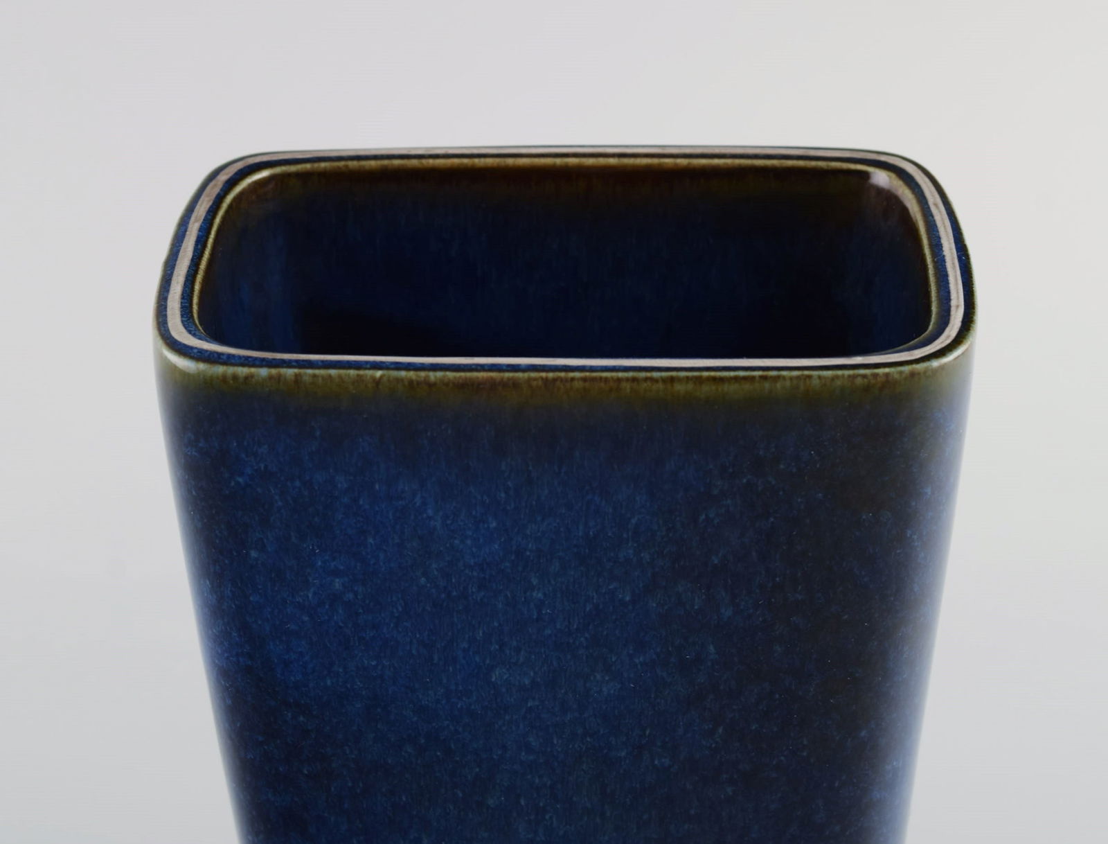 Sven Jonson (1919-1989) Gustavsberg. Two Lagun vases in glazed stoneware. Beautiful glaze in shades - 3
