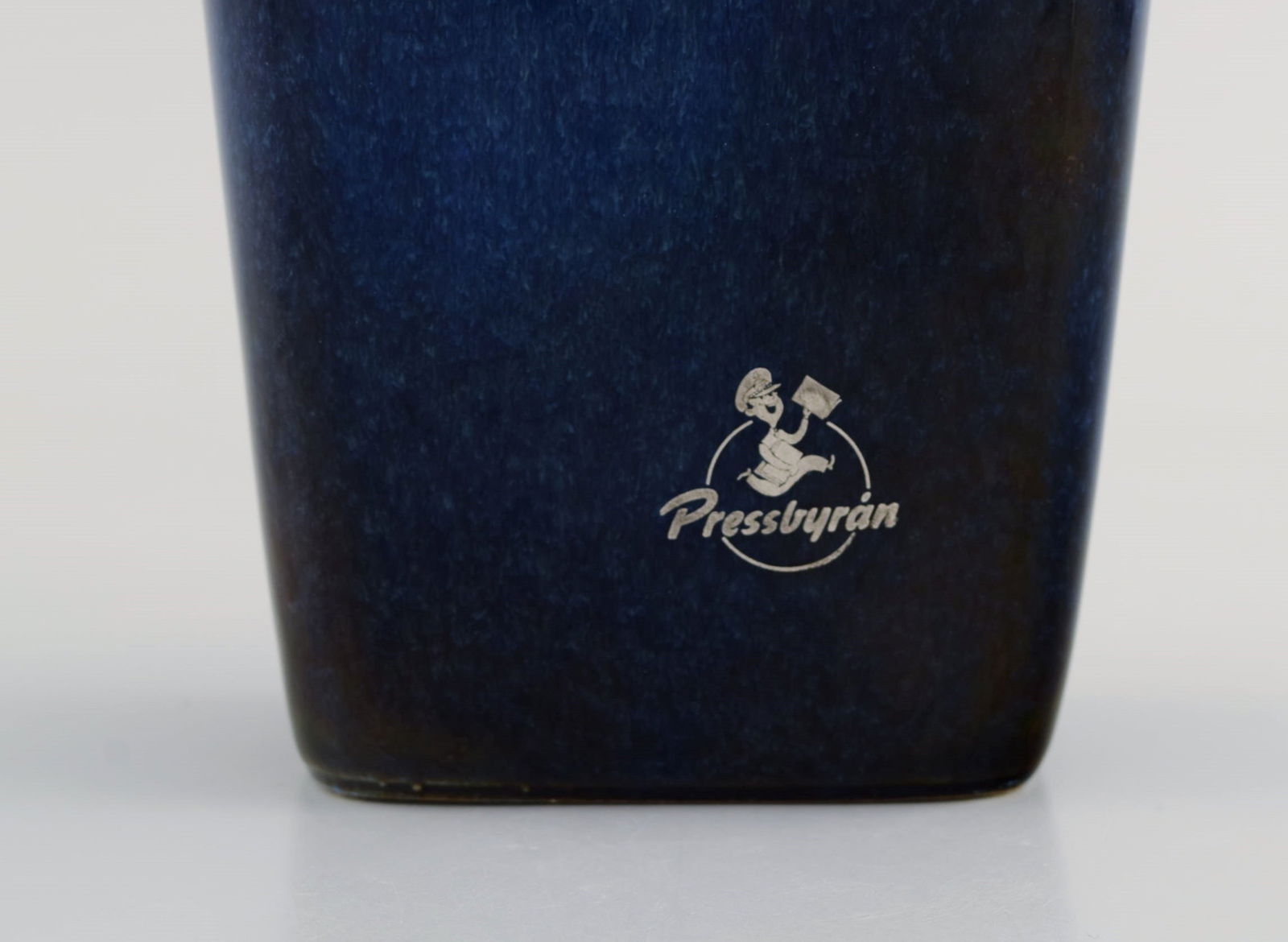 Sven Jonson (1919-1989) Gustavsberg. Two Lagun vases in glazed stoneware. Beautiful glaze in shades - 6