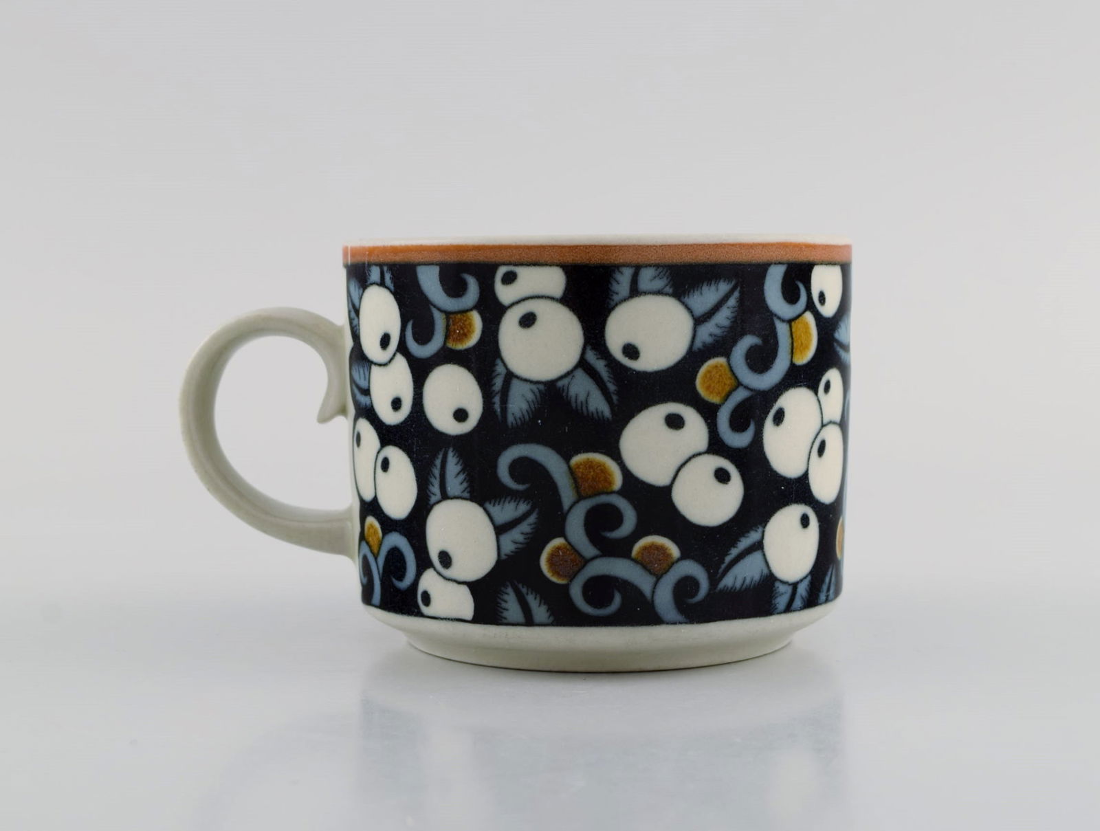 Inkeri Seppälä for Arabia. Taika morning cup with saucer in glazed stoneware decorated - 3