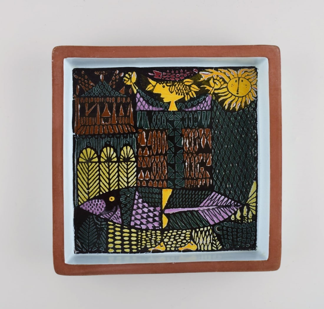 Stig Lindberg (1916-1982) for Gustavsberg. Carnival dish / bowl in hand-painted stoneware. Swedish: Title: Stig Lindberg (1916-1982) for Gustavsberg. Carnival dish / bowl in hand-painted stoneware. Swedish design, mid 20th century. Description: Stig Lindberg (1916-1982) for Gustavsberg. Carnival dis