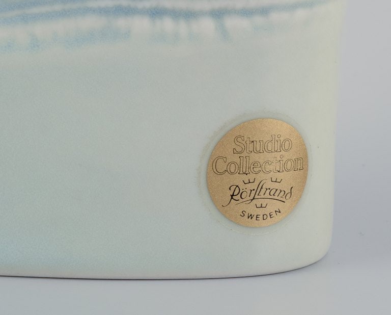 Suzanne Öhlén (born 1953) for Rörstrand, Sweden. Porcelain vase with glaze in blue - 4