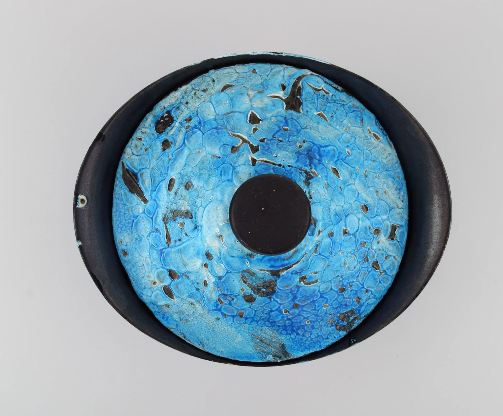French ceramist. Large lidded bowl in glazed stoneware. Beautiful glaze in azure shades. Unique, - 4