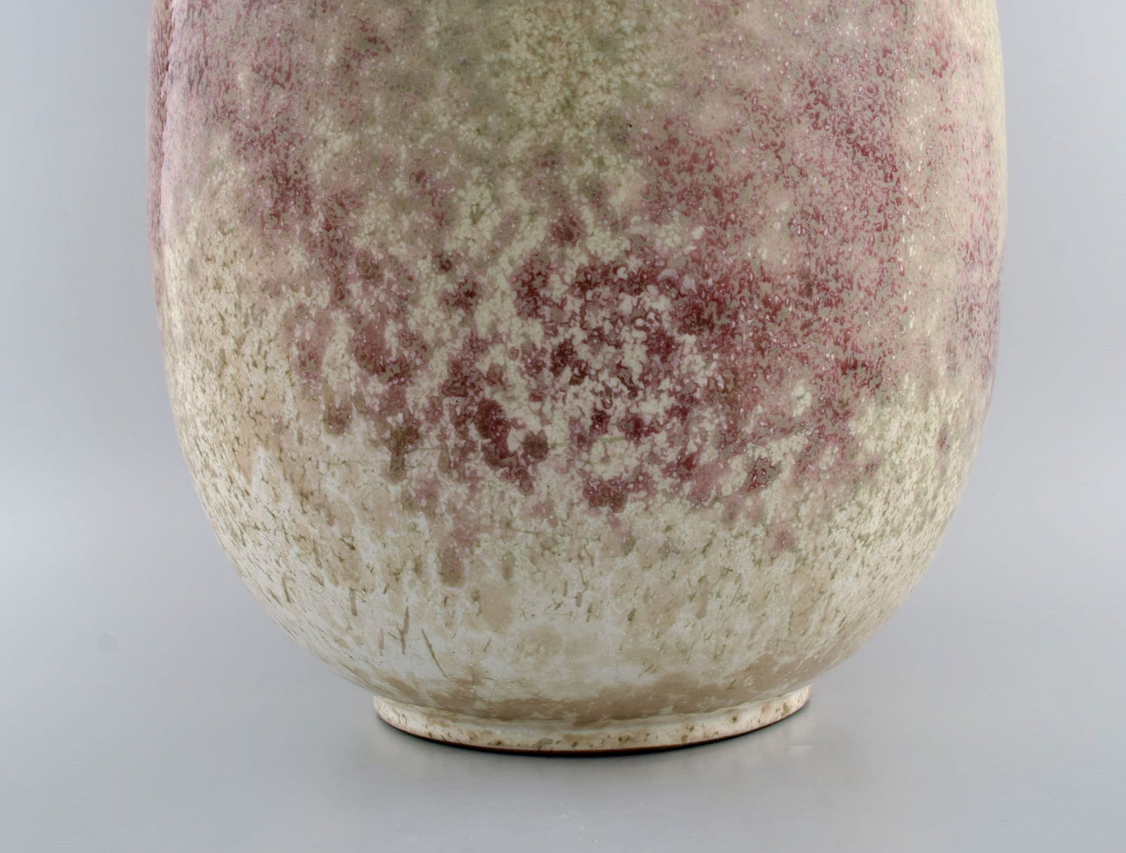 Richard Uhlemeyer, Germany. Large vase in glazed ceramics. Beautiful speckled glaze in sand and - 6