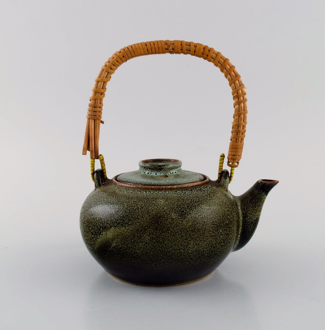 Chinese teapot in glazed stoneware with wicker handle. Beautiful speckled glaze in dark green and - 4