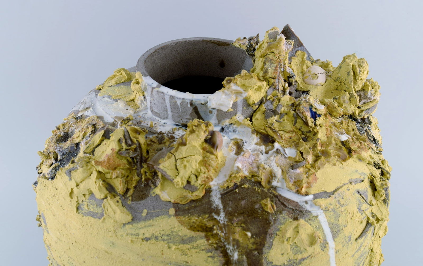 Christina Muff, Danish contemporary ceramicist (b. 1971). Large sculptural unique vase in glazed - 2