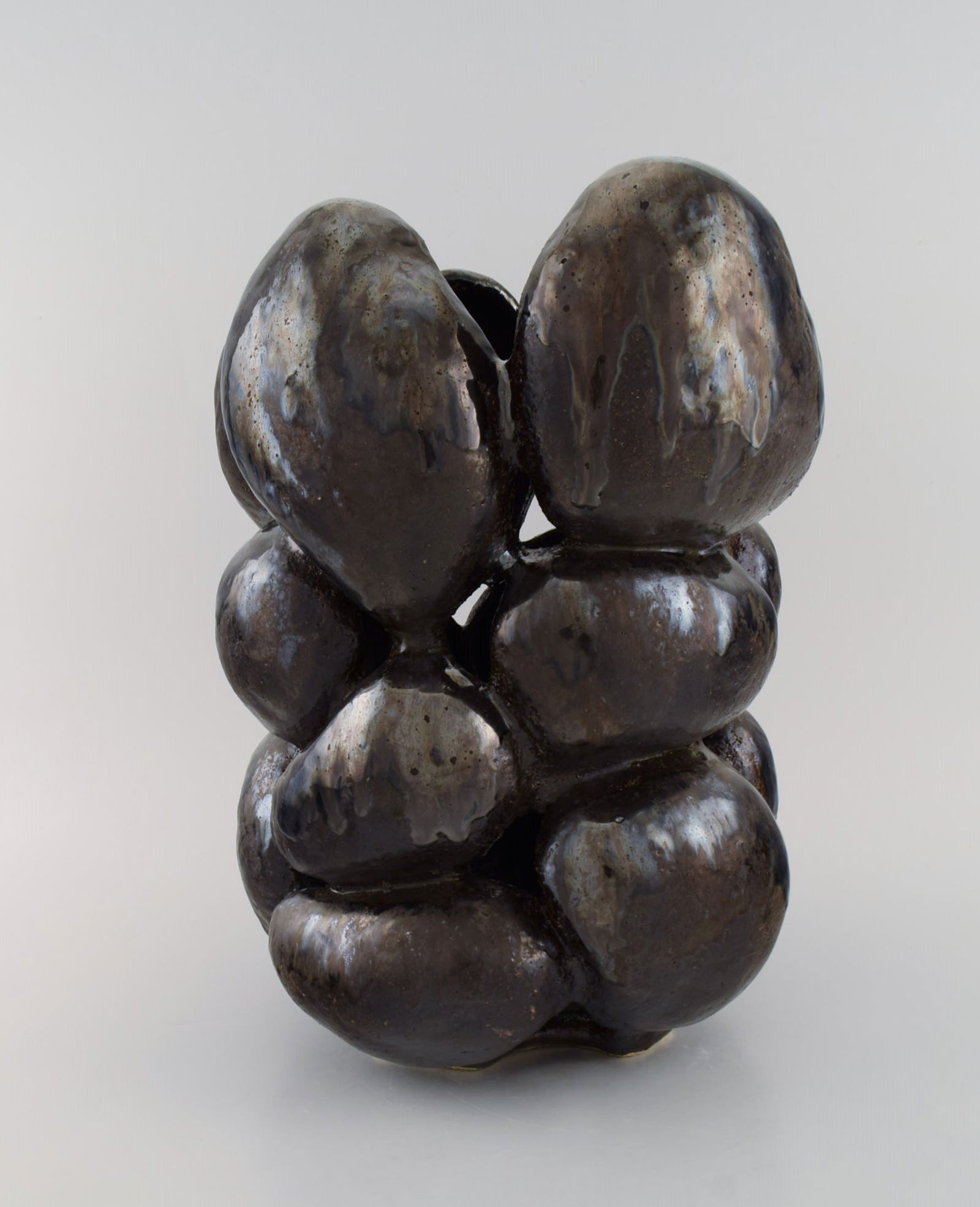 Christina Muff, Danish contemporary ceramicist (b. 1971). Large sculptural unique vase in glazed - 3