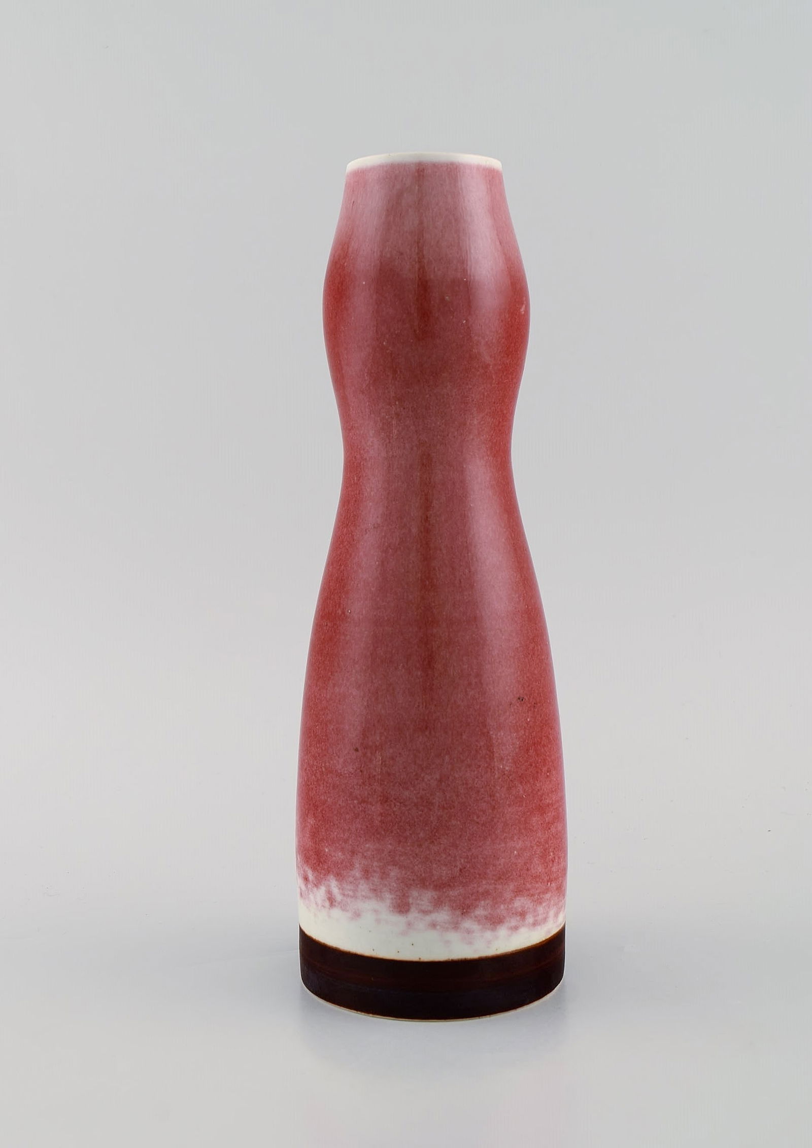 Liisa Hallamaa for Arabia. Unique vase in glazed ceramics. Beautiful glaze in delicate red shades (1 of 7)