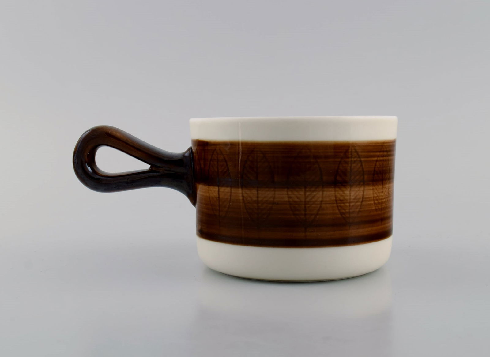 Hertha Bengtson (1917-1993) for Rörstrand. Koka bowl and sauce jug in glazed stoneware. 1960s. - 2