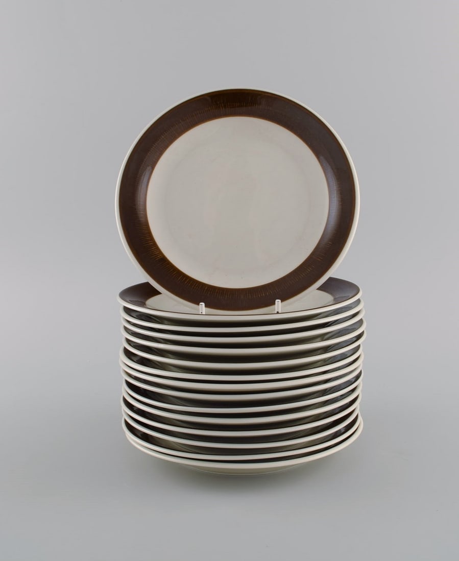 Hertha Bengtson (1917-1993) for Rörstrand. 15 Koka plates in glazed stoneware. 1960s.: Title: Hertha Bengtson (1917-1993) for Rörstrand. 15 Koka plates in glazed stoneware. 1960s. Description: Hertha Bengtson (1917-1993) for Rörstrand. 15 Koka plates in glazed stoneware. 1960s