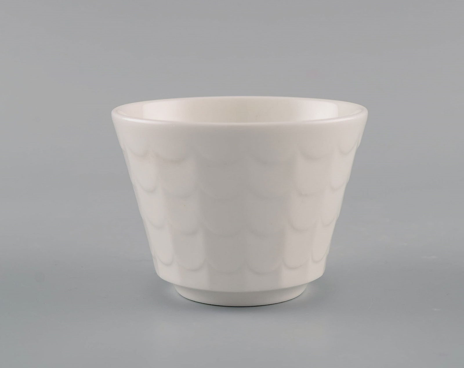 Wilhelm Kåge for Gustavsberg. Eight cups in white glazed porcelain. Swedish design, 1960s. - 2