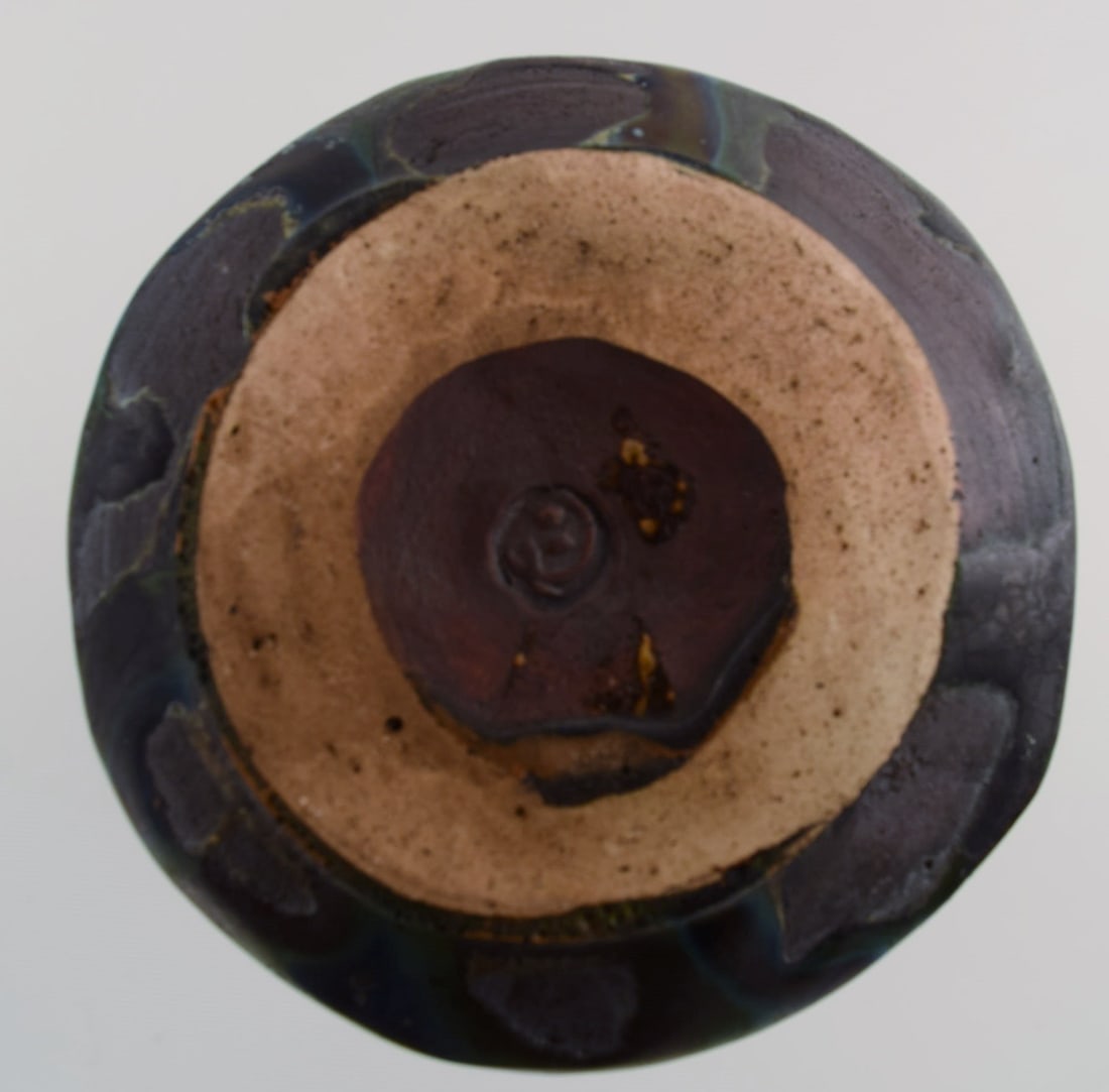 European studio ceramicist. Unique vase in glazed stoneware. Turned shape. Beautiful glaze in deep - 7