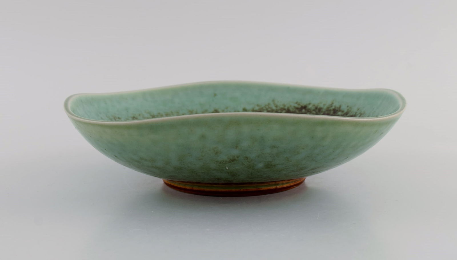 Berndt Friberg (1899-1981) for Gustavsberg Studiohand. Bowl on foot in glazed ceramics. Beautiful - 4