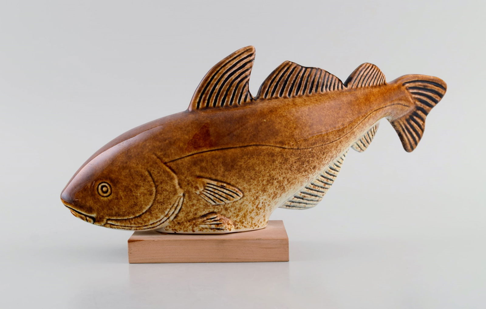 Sven Wejsfelt (1930-2009) for Gustavsberg. Unique Stim 7 fish in glazed ceramics. 1980s. - 2