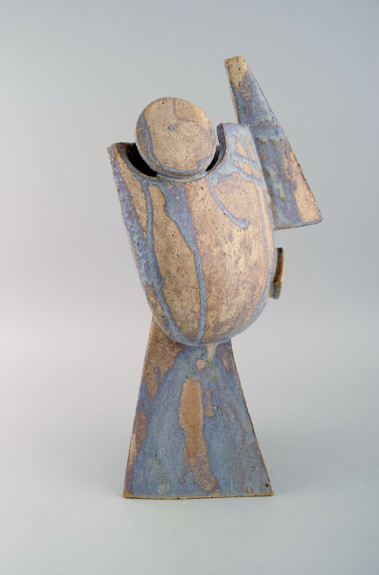 Christina Muff, Danish contemporary ceramicist (b. 1971). Large cubist unique sculpture in golden - 3