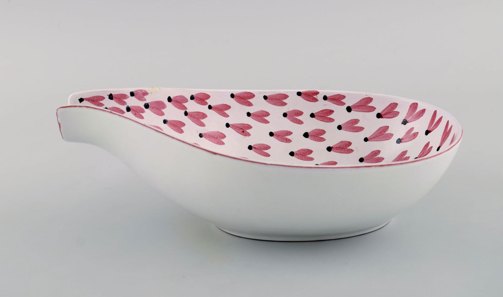 Stig Lindberg (1916-1982) for Gustavsberg Studiohand. Bowl in hand-painted glazed stoneware. - 2