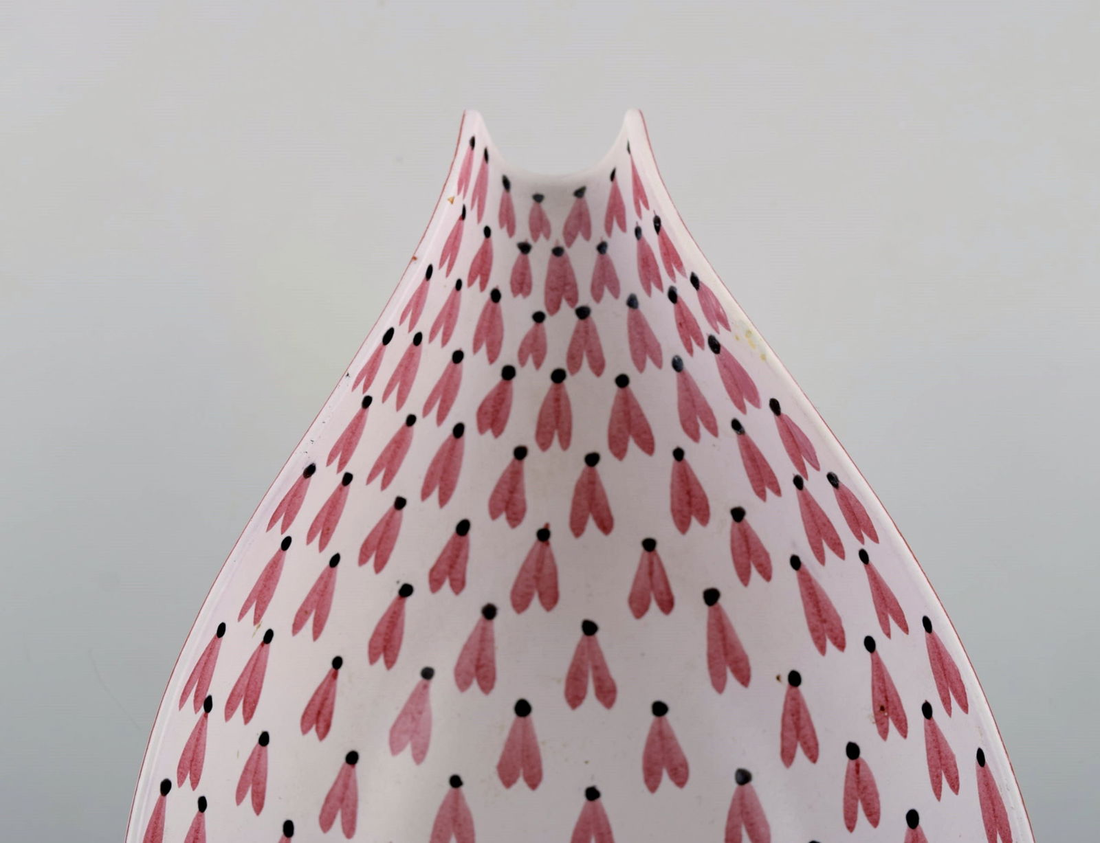 Stig Lindberg (1916-1982) for Gustavsberg Studiohand. Bowl in hand-painted glazed stoneware. - 5