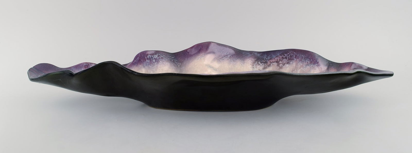 Pol Chambost (1906-1983), France. Colossal bowl in glazed stoneware shaped like a leaf. Beautiful - 4