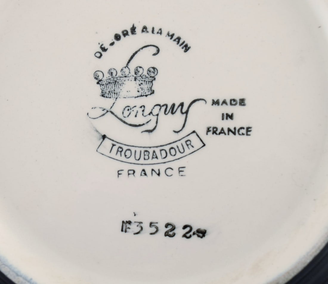 Longwy, France. Troubadour dish in glazed ceramics with hand-painted flowers. Mid-20th century. - 5