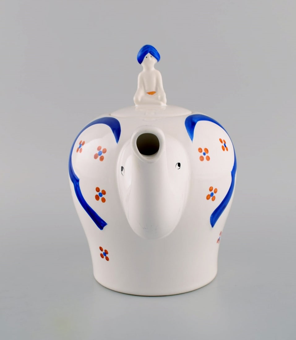 Very rare Lisa Larson "Elephant teapot" from her own workshop. Hand painted, elephant with seated - 2