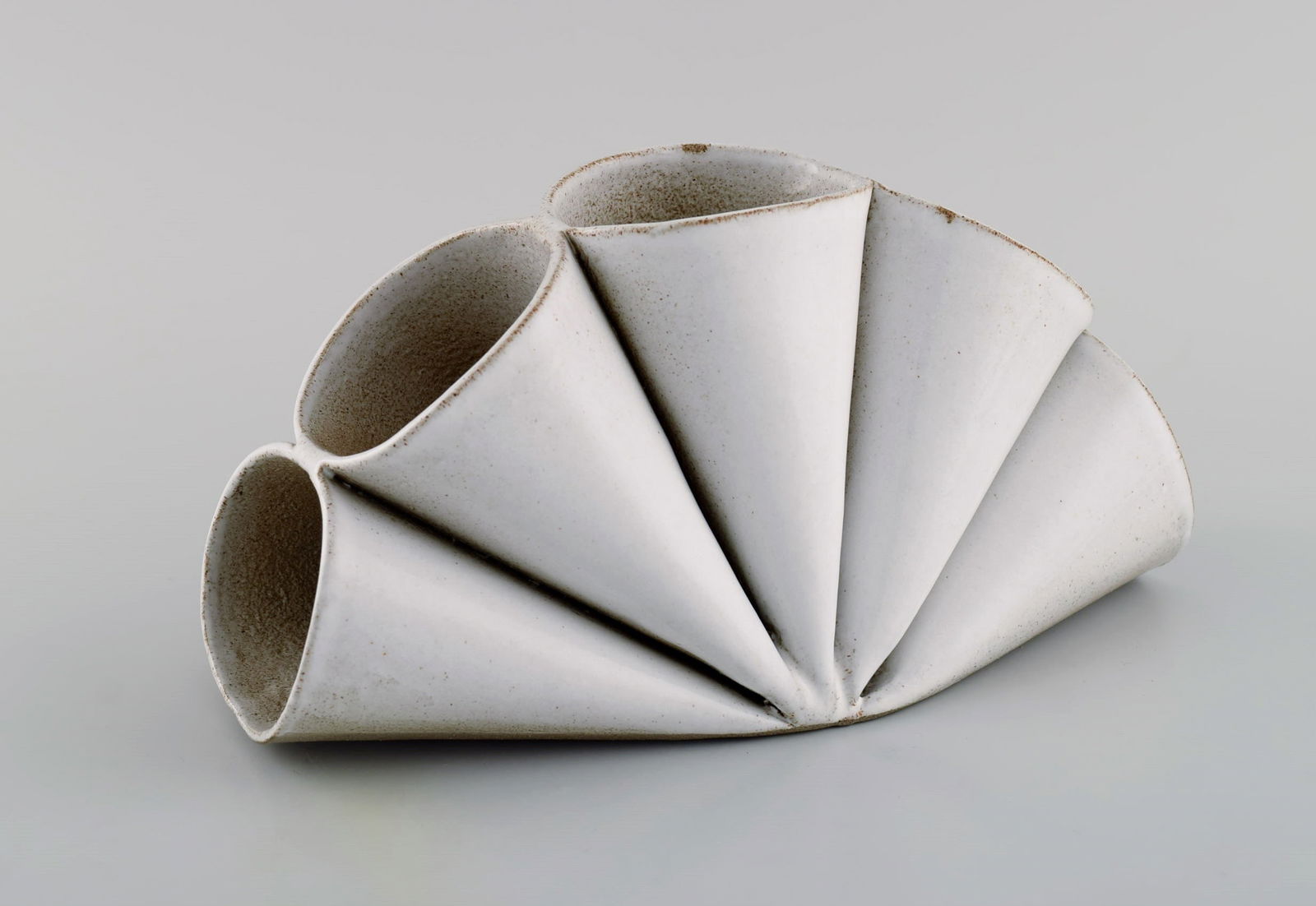 Lisa Hilland, Swedish ceramicist. Sculptural unique vase in glazed stoneware. 21st Century.: Title: Lisa Hilland, Swedish ceramicist. Sculptural unique vase in glazed stoneware. 21st Century. Description: Lisa Hilland, Swedish ceramicist. Sculptural unique vase in glazed stoneware. 21st