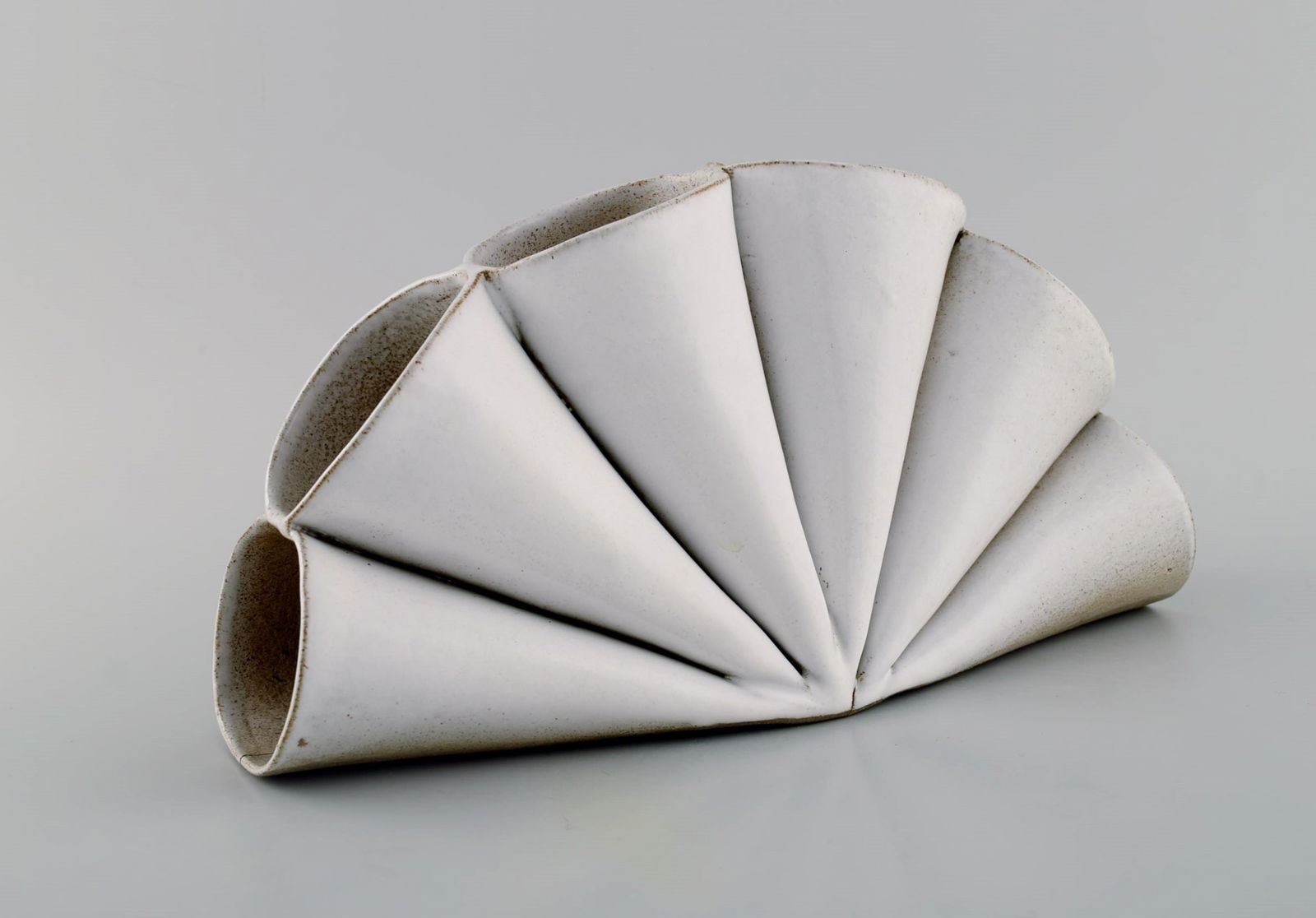 Lisa Hilland, Swedish ceramicist. Sculptural unique vase in glazed stoneware. 21st Century.: Title: Lisa Hilland, Swedish ceramicist. Sculptural unique vase in glazed stoneware. 21st Century. Description: Lisa Hilland, Swedish ceramicist. Sculptural unique vase in glazed stoneware. 21st