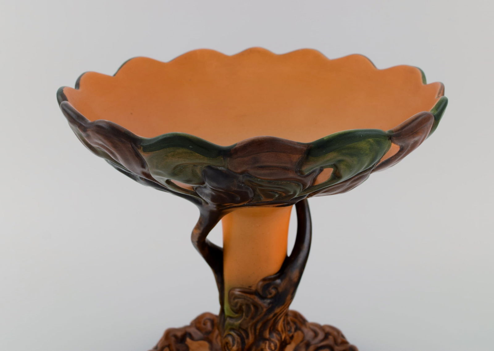 Ipsen's, Denmark. Large and rare art nouveau compote in glazed ceramics shaped like a tree. 1920s. - 5