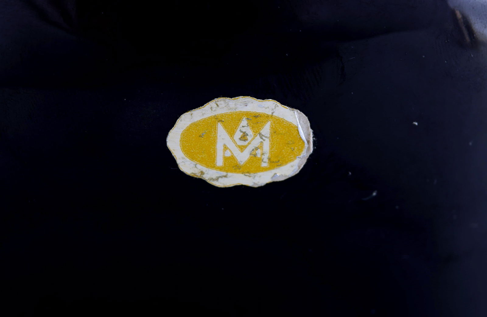 French studio ceramicist. Bowl in glazed ceramics modeled with flowers. Pink interior glaze. Late - 7